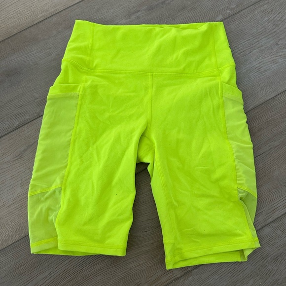 Fabletics Neon Yellow Bike Shorts - Picture 1 of 1